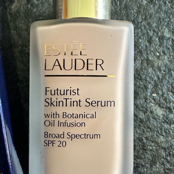 ESTÉE LAUDER FUTURIST SKIN TINT SERUM - PEBBLE 3C2 - Picture 3 of 6